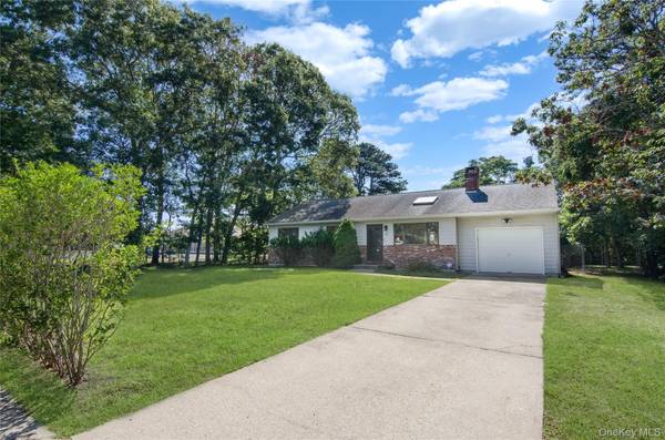 82 Argonne RD, Hampton Bays, NY 11946