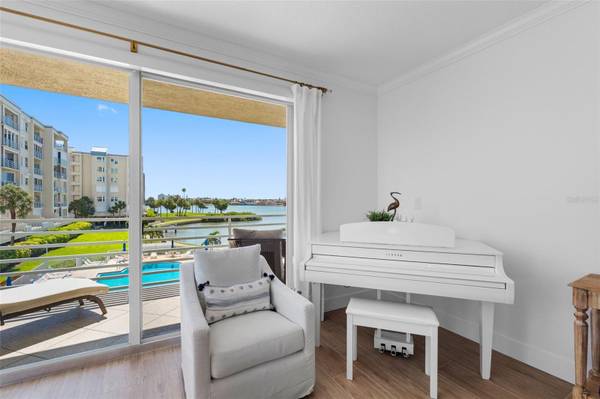 7912 SAILBOAT KEY BLVD S #201, South Pasadena, FL 33707