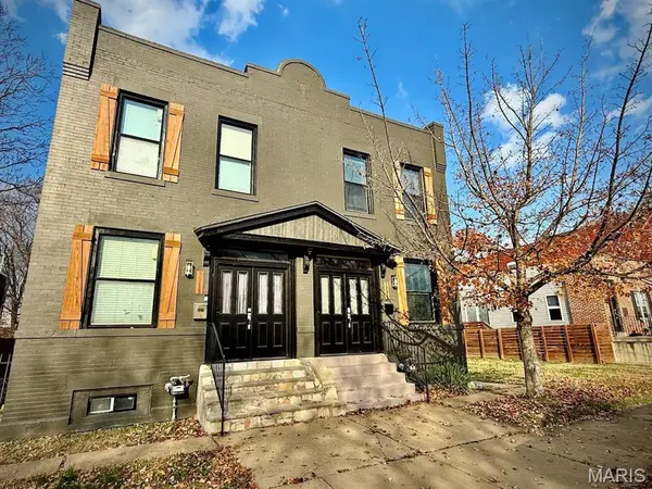 2811 Hickory ST, St Louis, MO 63104