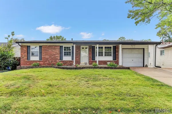 11912 McKelvey Gardens DR, Maryland Heights, MO 63043