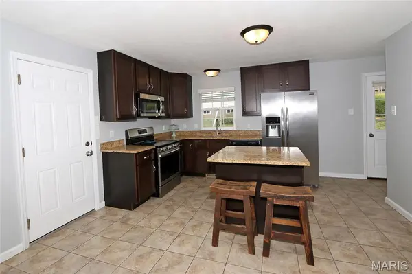 3001 W Adams, St Charles, MO 63301