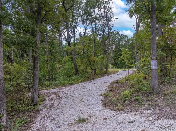 21860 Range Line DR, Warrenton, MO 63383