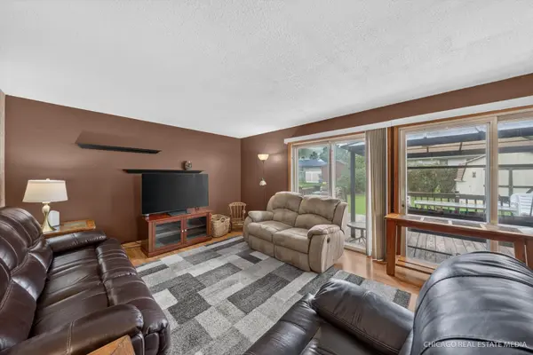 543 Germaine LN, Elk Grove Village, IL 60007