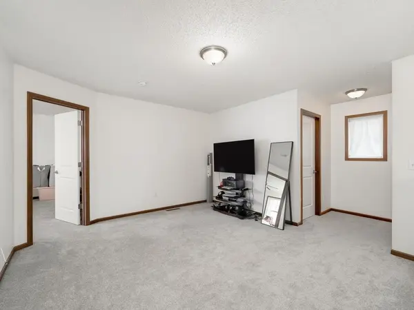 15661 60th Avenue N, Plymouth, MN 55446