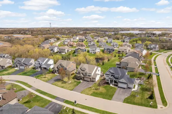 8415 Krey Lake CT, Victoria, MN 55386