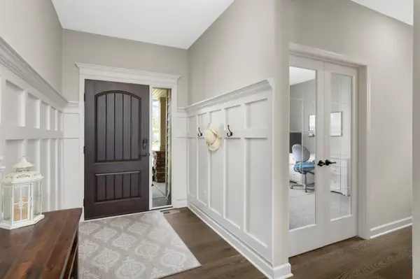 8415 Krey Lake CT, Victoria, MN 55386
