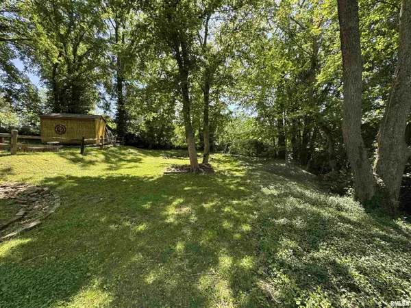 104 W Heacock ST, Jonesboro, IL 62952