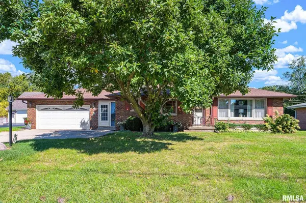 905 W NORTHMOOR RD, Peoria, IL 61614