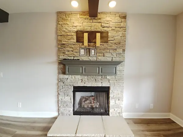 1020 Michaela Cir, Clarksville, TN 37043