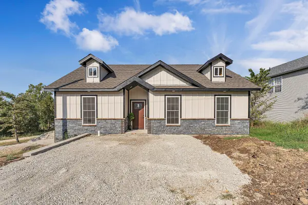 3003 Hawk RD, Merriam Woods, MO 65740