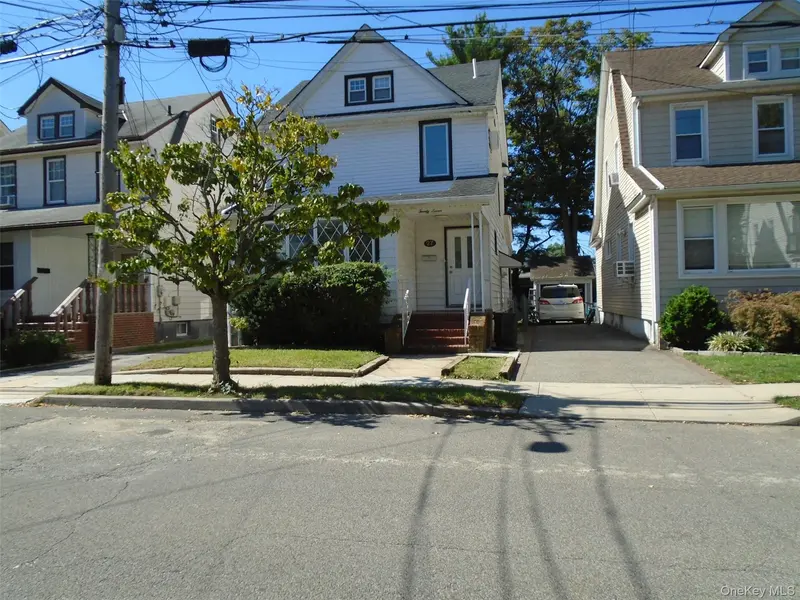 27 Starks PL #Fl. 1, Lynbrook, NY 11563
