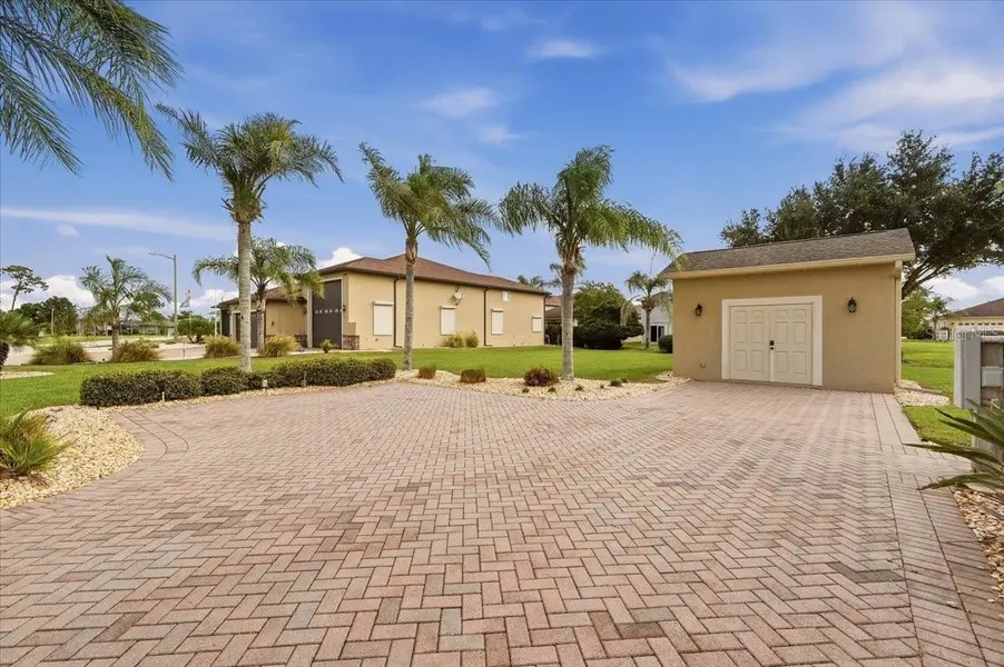 629 SAYGE DR, Polk City, FL 33868