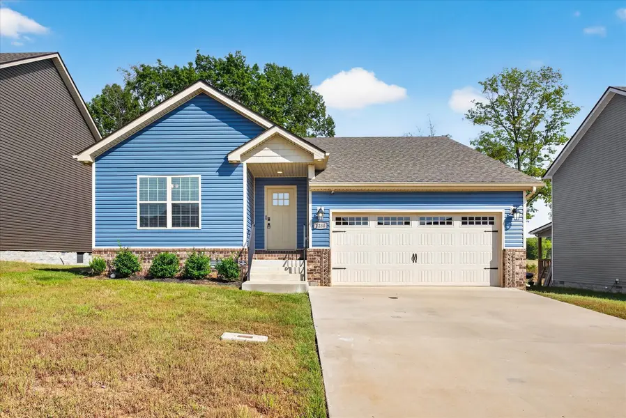 1280 Cardinal Creek Dr, Clarksville, TN 37040