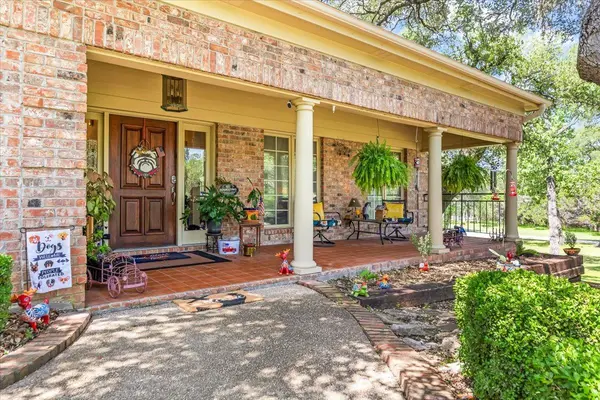 50 Brookmeadow DR, Wimberley, TX 78676