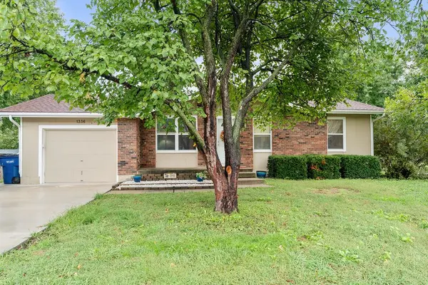1336 Tall Grass DR, Eudora, KS 66025