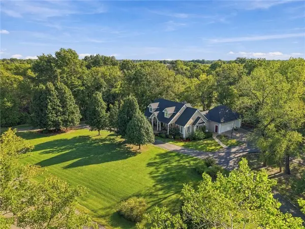 701 Tanglewoods DR, Pittsburg, KS 66762
