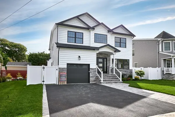 104 Maeder AVE, North Merrick, NY 11566