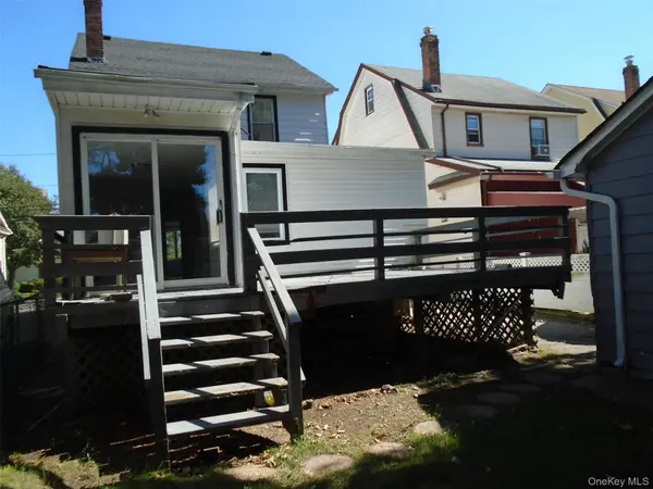 27 Starks PL #Fl. 1, Lynbrook, NY 11563