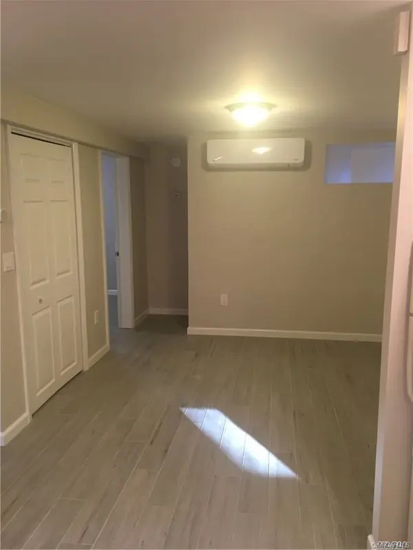 54 Dorchester ST #2, Huntington Station, NY 11746
