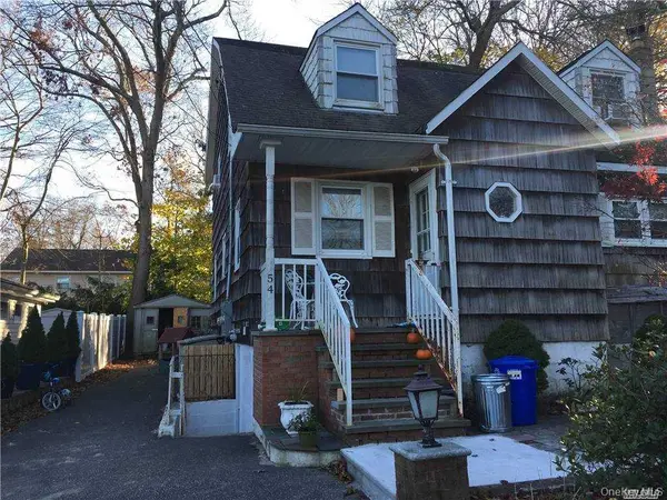 54 Dorchester ST #2, Huntington Station, NY 11746