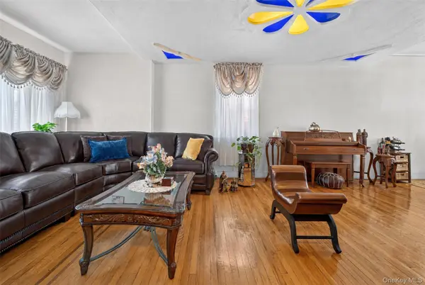 2518 Glebe AVE, Bronx, NY 10461