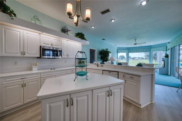 6802 DREWRYS BLF, Bradenton, FL 34203