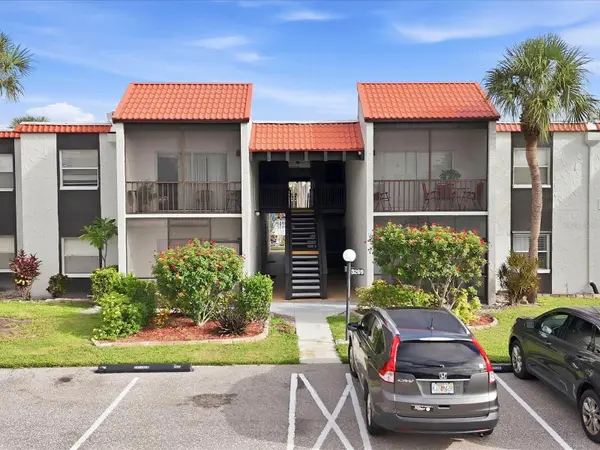 3269 BENEVA RD #203, Sarasota, FL 34232