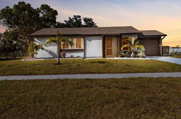 5520 KENWOOD DR, North Port, FL 34287