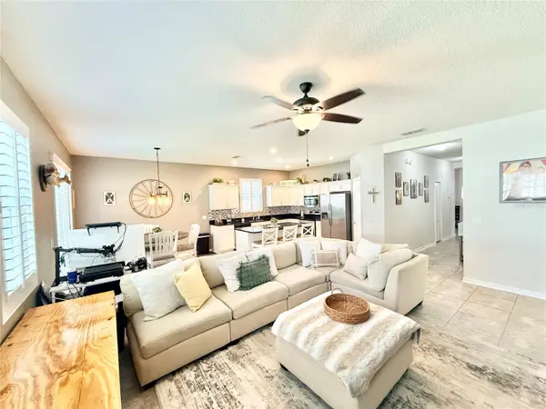 2769 LIMERICK CIR, Grand Island, FL 32735