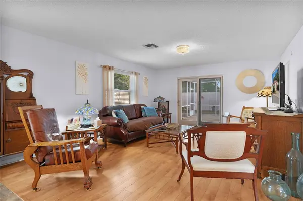 965 AVALON AVE, The Villages, FL 32159