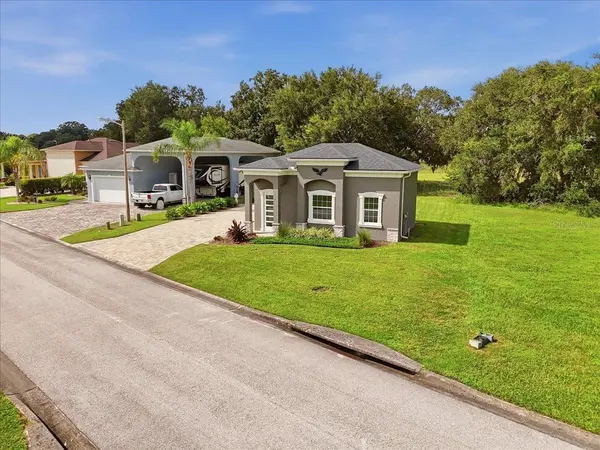 122 LAYNEWADE RD, Polk City, FL 33868