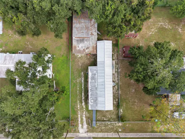 718 1ST ST, Polk City, FL 33868