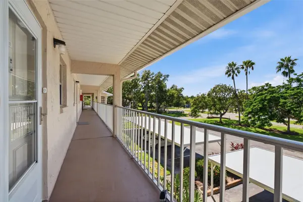 3981 MACEACHEN BLVD #330, Sarasota, FL 34233