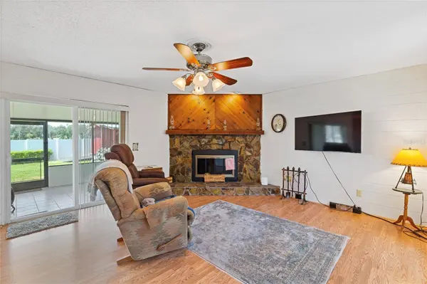 1105 LENNA AVE, Seffner, FL 33584