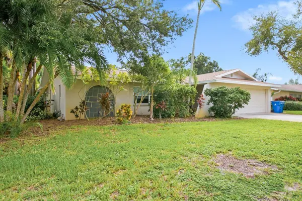9165 136TH ST, Seminole, FL 33776