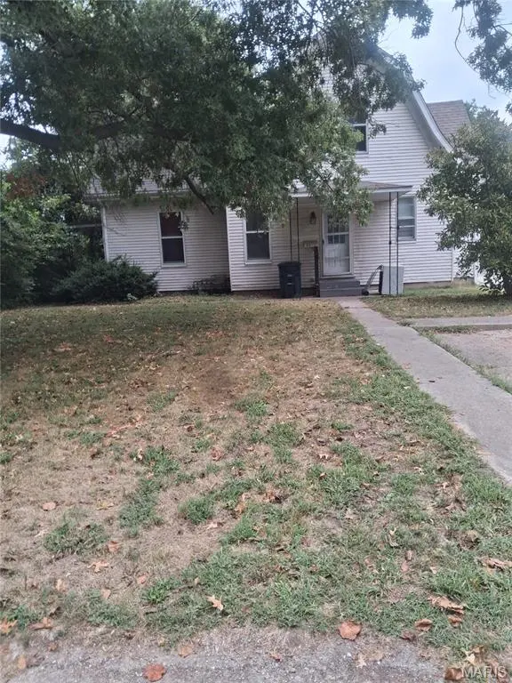 511 S West ST, Carlinville, IL 62626