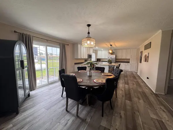 4084 W Ave, Oelwein, IA 50662