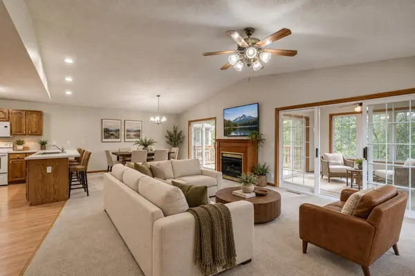 7187 Cahill AVE, Inver Grove Heights, MN 55076