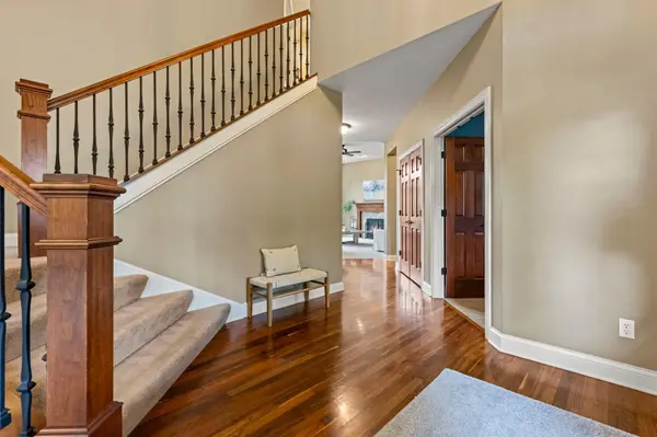 21761 Pine Tree CIR, Lakeville, MN 55044