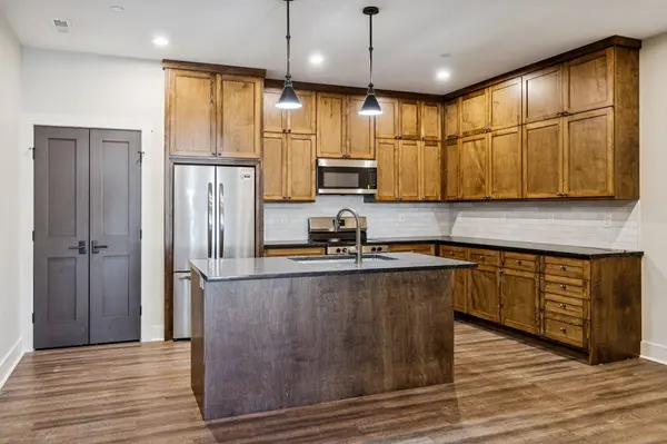 118 N Main St #C, Ashland City, TN 37015