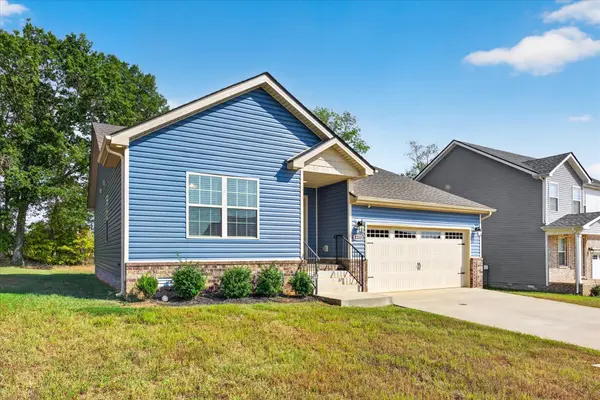 1280 Cardinal Creek Dr, Clarksville, TN 37040