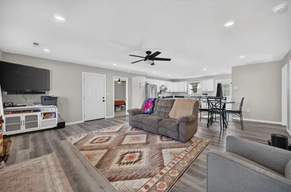 645 Cherry ST, Lebanon, MO 65536