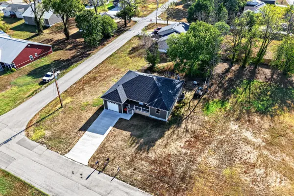 645 Cherry ST, Lebanon, MO 65536