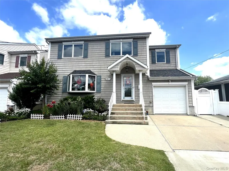 2817 Clubhouse RD, Bellmore, NY 11710