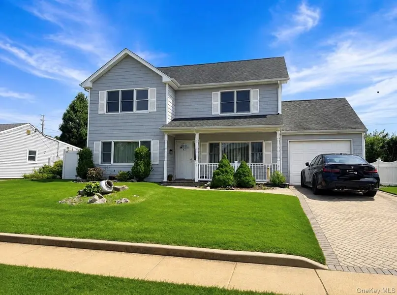 4161 Harriet Rd, Bethpage, NY 11714