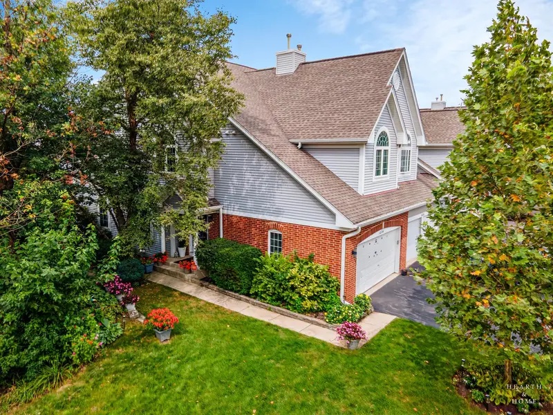 1024 N Earls CT, Palatine, IL 60067