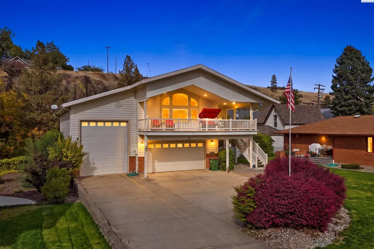 205 E Cooper St, Colfax, WA 99111