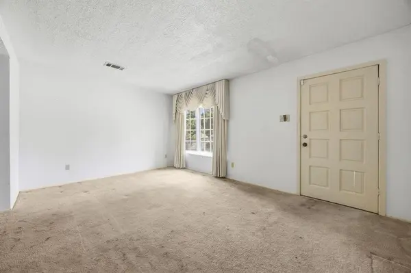 7235 Vecino Drive, Dallas, TX 75241