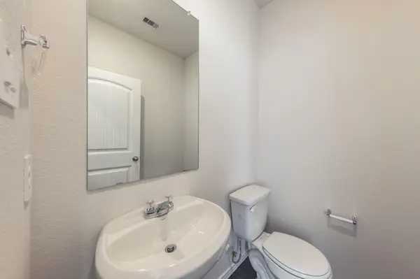 120 Harvest Creek DR, Uhland, TX 78640