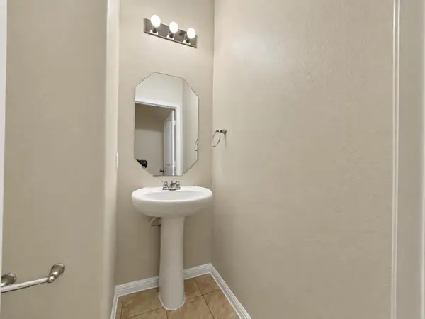 1001 Zodiac LN #13, Round Rock, TX 78665